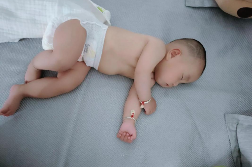 邹平孕妇肚子一跳一跳